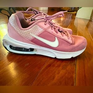 Nike Girls shoes. Size 4.